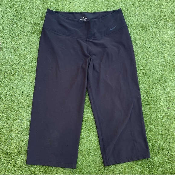 NIKE Women Legend Regular-Fit Training Capri size medium Preowned - Picture 1 of 5